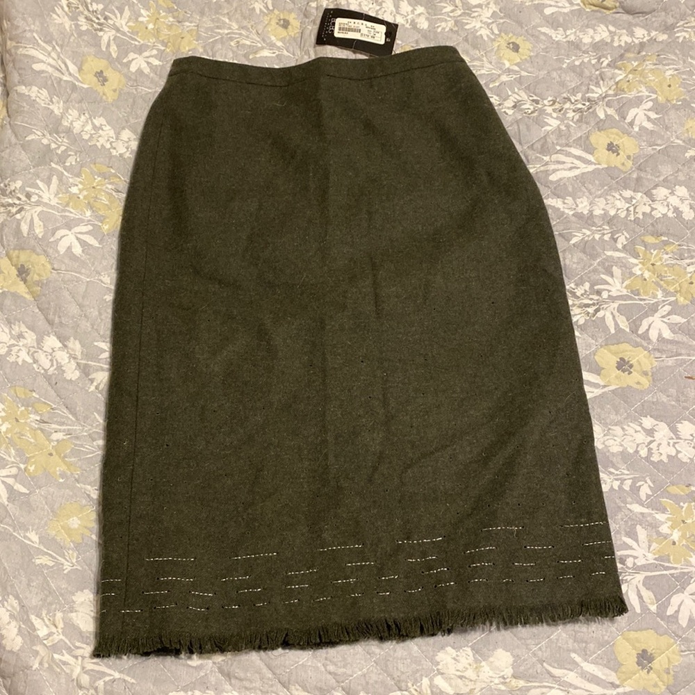 🆕 BCBG MAX AZARIA. Women’s skirt.